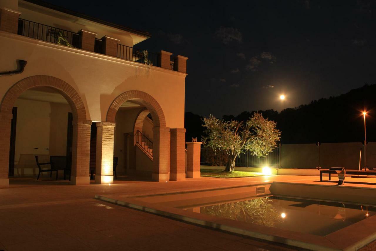 Residence Stella Del Gran Sasso Colledara Exterior foto