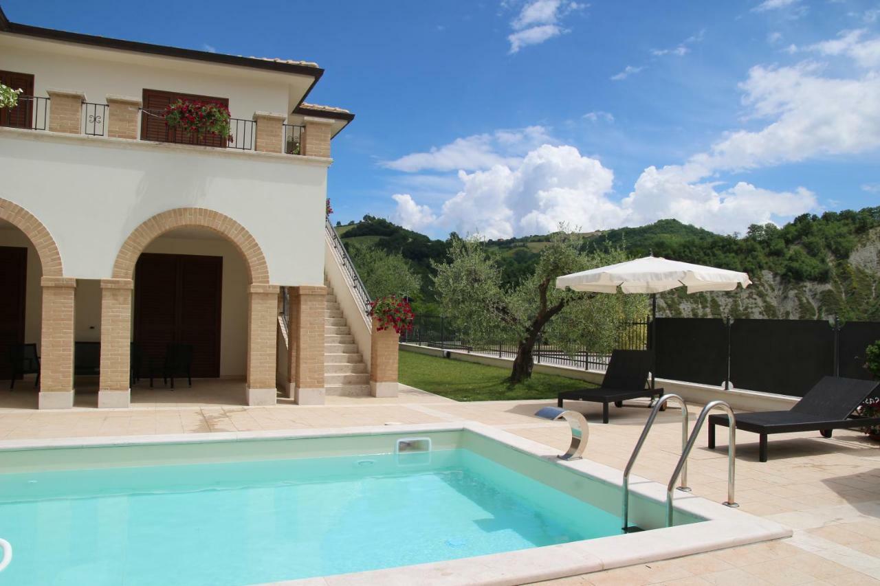 Residence Stella Del Gran Sasso Colledara Exterior foto