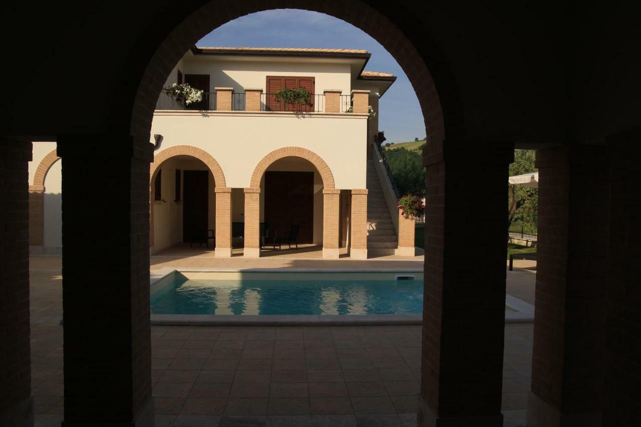 Residence Stella Del Gran Sasso Colledara Exterior foto