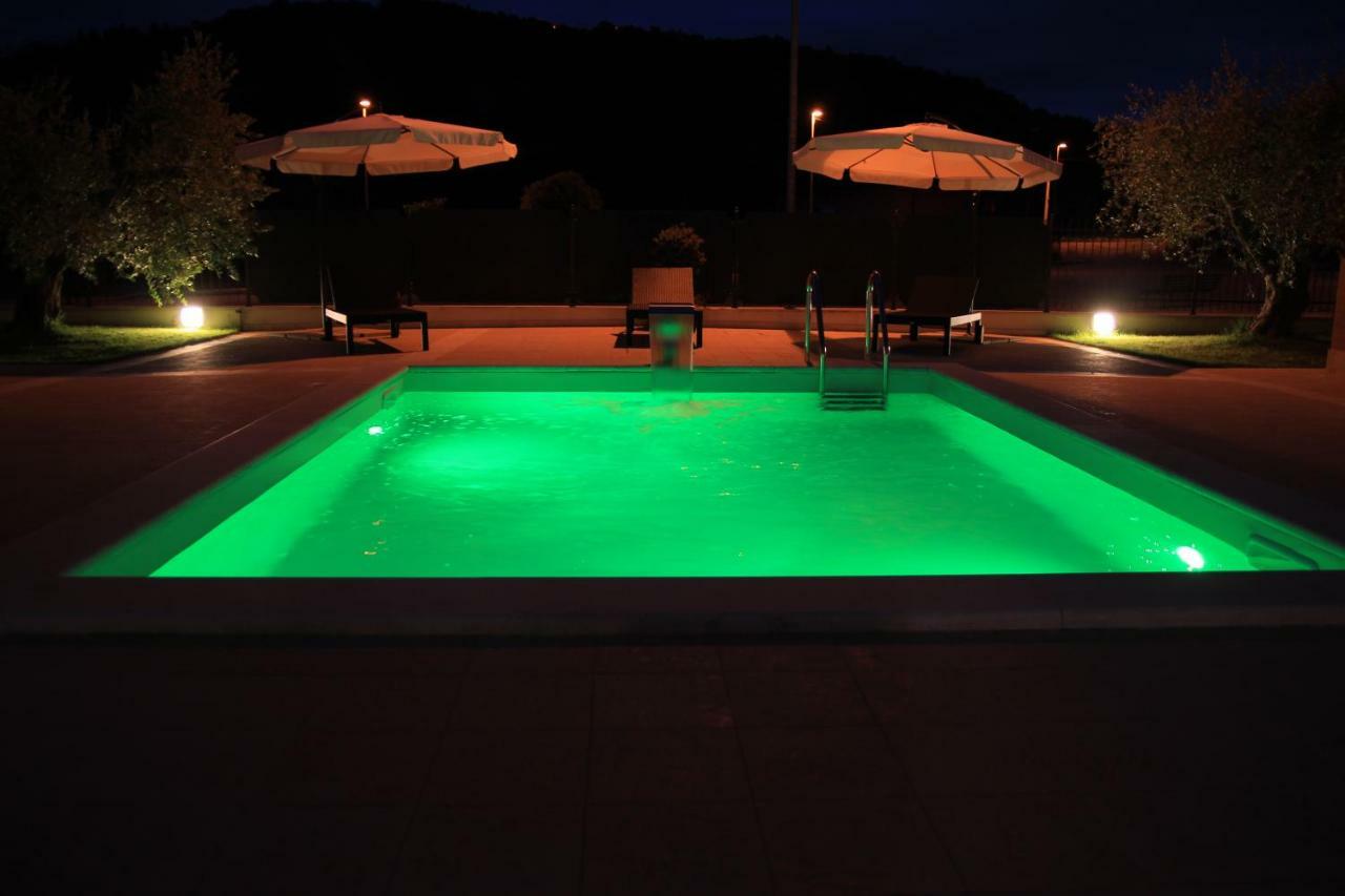 Residence Stella Del Gran Sasso Colledara Exterior foto